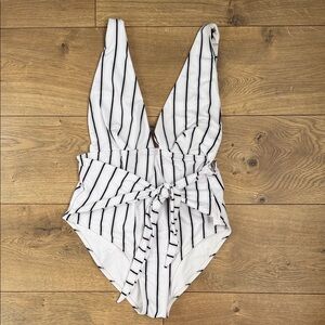 Cupshe Women’s One Piece Swimsuit - M